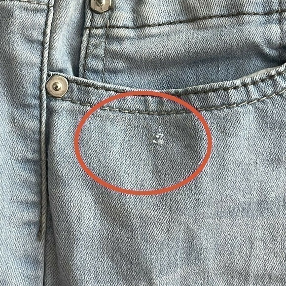 INDIGO REIN Women's Stretch Blue Denim Cuffed Capri Jeans Size 9 (32"x 20") - Picture 9 of 10